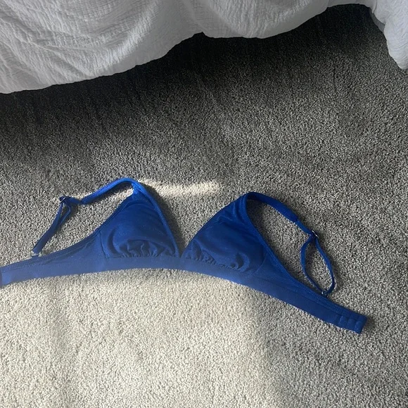 Electric sparkly blue bathing suit top 💙💙 - Picture 1 of 2